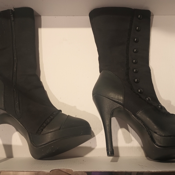 Victorian soft faux leather boots - Picture 4 of 6